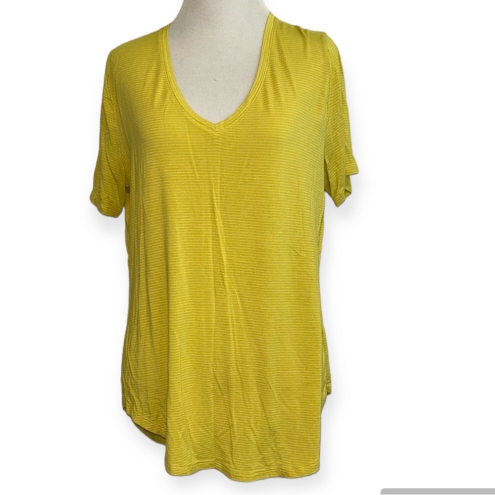 5/$30 🎈 Old‎ navy women’s medium yellow striped tee